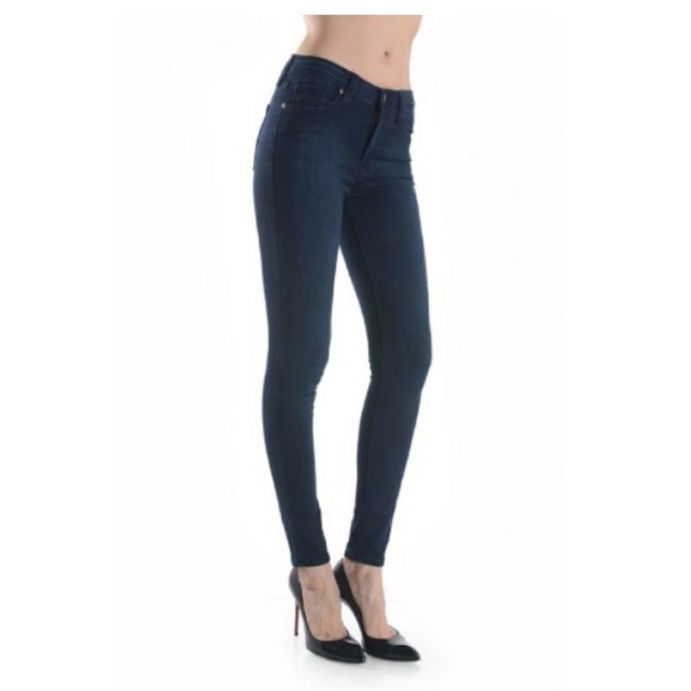 NWT Women’s Just Black dark wash skinny jeans Size 27